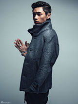 组图：魏晨拍摄时尚大片 黑灰色系演绎型男风