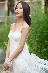 组图：美女温心再发淡雅写真 将清纯进行到底 