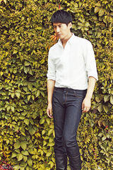 组图：张天其绅士写真展现型男魅力