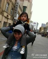 组图：最帅潮爸萌娃走红 潮萌不输林志颖父子