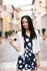 组图：佟丽娅演绎知性美女 尽显自信从容