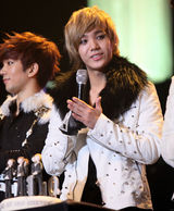 高清图：韩国人气男组合MBLAQ首次歌迷会