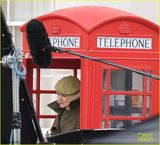 组图：基德曼新片造型曝光 俏皮短发配帅气风衣