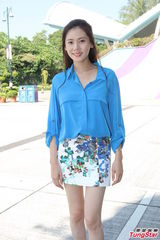 组图：《华丽上班族》张翰秋瓷炫品尝地道美食