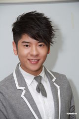 组图：《劲歌金曲》录影 容祖儿郑伊健亮相