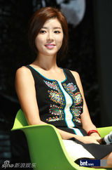 组图：朴寒星金基石等出席新片《两个月亮》发布会