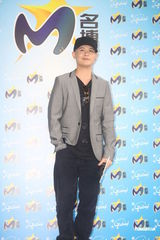 组图：何润东回应“地下女友”传闻 望40岁前成婚