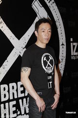 组图：朱茵怀孕一日九餐 黄贯中帮吃体重飙升