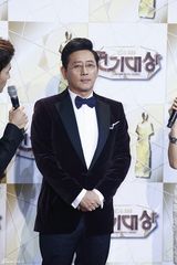 独家高清：李敏镐等亮相2013SBS演技大赏红毯