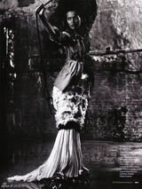 高清组图：超模莉亚登《ELLE》演绎视觉盛宴