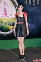 组图：候选港姐亮相辩论赛 佳丽登台秀口才