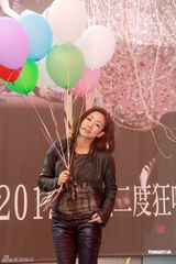 组图：林忆莲办个唱记者会 赞王菀之不认识林峰