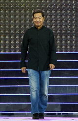 组图：金鸡提名表彰典礼 赵薇知性黄晓明秀微笑