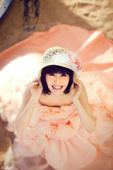 组图：蒋林珊最新夏日写真 笑容灿烂甜美动人