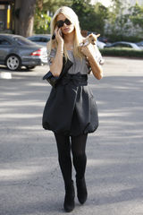 组图：《红秀》街拍大片 华语女星接轨国际时尚