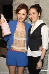 组图：天心称片酬不会因获奖增加 侯佩岑带香槟庆功