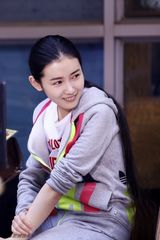 组图：吴镇宇执导《三生》 张辛苑触电素颜出镜