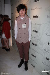 组图：范晓萱祝Makiyo再出发 透露暂无结婚计划