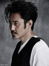 组图：吴秀波登封面雅痞风 称出名趁早是玩笑