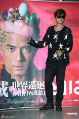 组图：郭富城个唱变型金刚舞台华丽震撼