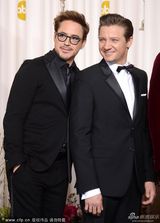 组图：奥斯卡后台-小罗伯特杰瑞米合影