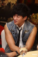 组图：《三国》主演台湾宣传 何润东佩服陈建斌