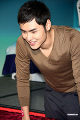 高清组图：阮经天代言寝具 设计床组勇敢追梦