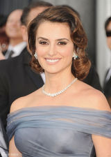 高清组图：奥斯卡红毯潘妮洛普-克鲁兹蓝色礼服