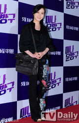 组图：金秀贤李玹雨捧场《美娜》朱元挺崔江熙