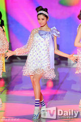 组图：CNBLUE录《The Show》 ToHeart表现抢眼