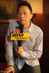 组图：对话黄家强 称家驹带走了乐队合作精神