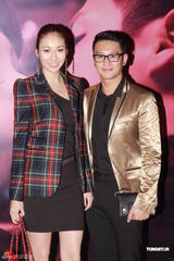 组图：千嬅结婚派对真空上阵 婚夜丁生醉倒无造人