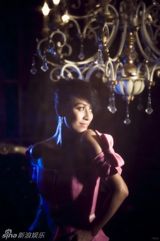 组图：刘嘉玲优雅登时尚杂志封面 绽放动人美丽