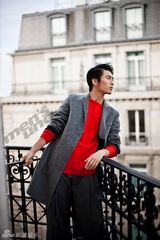 组图：窦骁盛装牵手men’s uno 巴黎拍摄华丽写真 