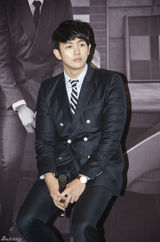 高清组图：2AM香港火热开唱 个人舞台技压全场