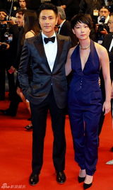组图：《过界》戛纳首映 低胸刘嘉玲手挽梁朝伟