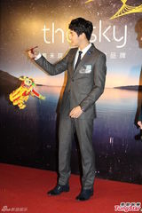 组图：尹施允望进军中国 与允儿亲热无惧李升基