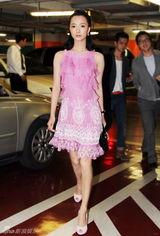 组图：王珞丹干练造型华丽蜕变 强大气场获好评