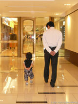 组图：谢婷婷微博自曝家庭照 谢霆锋与儿子可爱