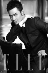 组图：郑嘉颖黑白大片 绅士优雅眼神深邃