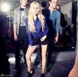 高清组图：林赛-罗翰代言牛仔裤广告写真秀美腿