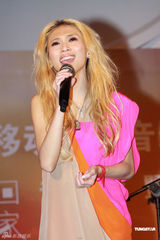 组图：戴佩妮颠覆形象变话痨 盼成家暗示只等求婚