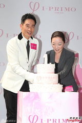 组图：陈豪欲亲自为儿剪脐带 合约将满家庭为重