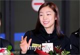 组图：金妍儿德国花样滑冰比赛夺冠返回韩国