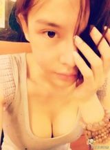 组图：疑似释小龙现女友曝光 皮肤白皙身材性感
