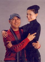 组图：李成儒曝忘年恋 与女星侯角亲密合照曝光