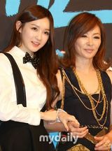 组图：池秀苑等出席SBS新周末剧《笑吧》发布会