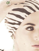 组图：凯特-温丝莱特登杂志封面 向玉婆致敬