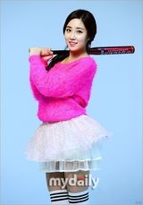 组图：韩棒球女神崔熙拍写真宣传新节目