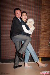 组图：梁思浩庆生频落泪 庄思敏江美仪等捧场